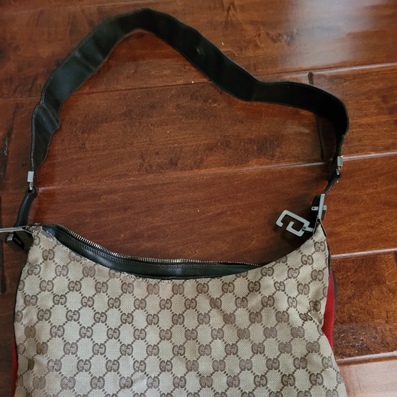 Designer GUCCI Handbag - Picture 13 of 16